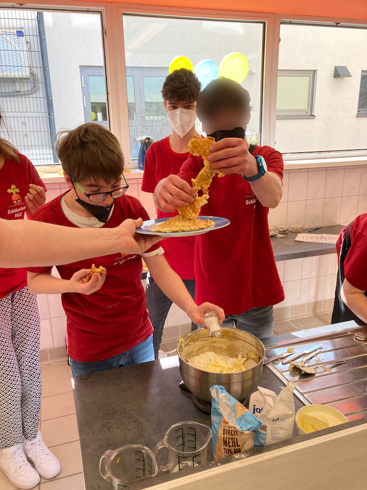 Verdiente Stärkung zwischendurch Bild vom Waffelbacken